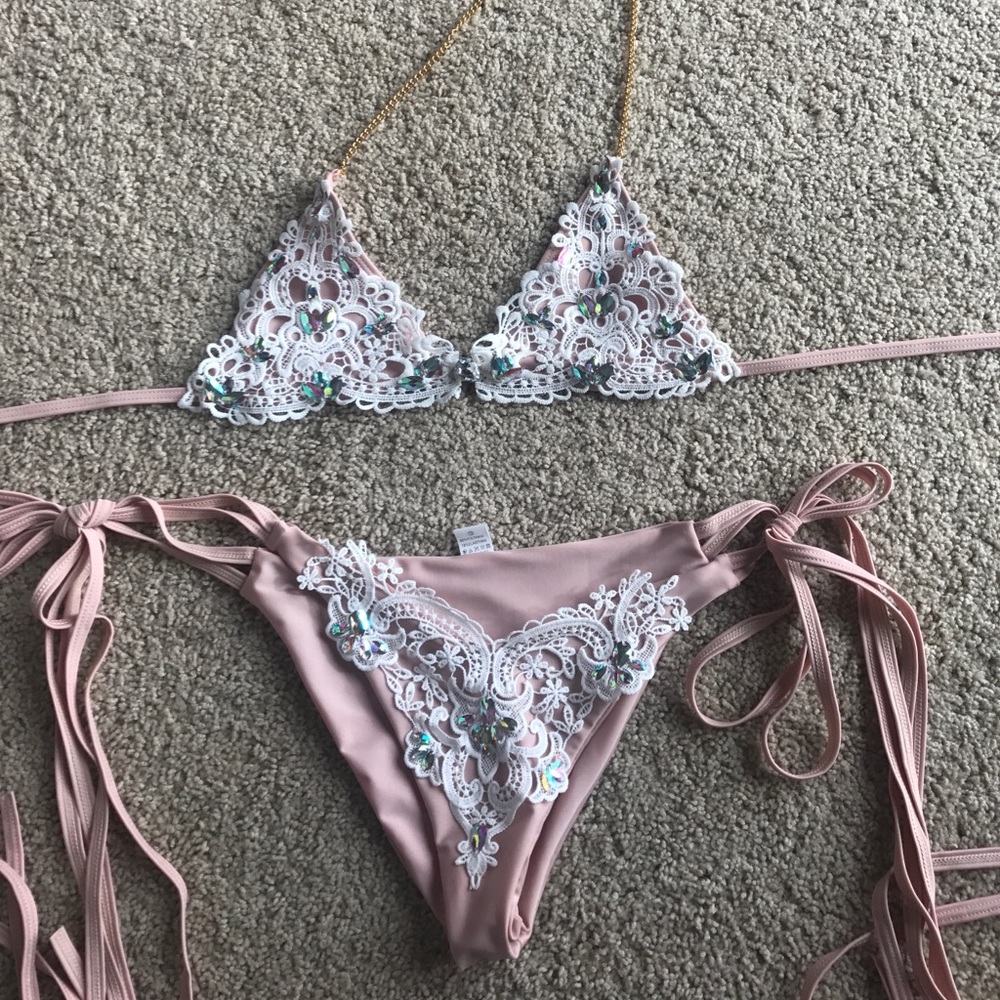Lace bikini